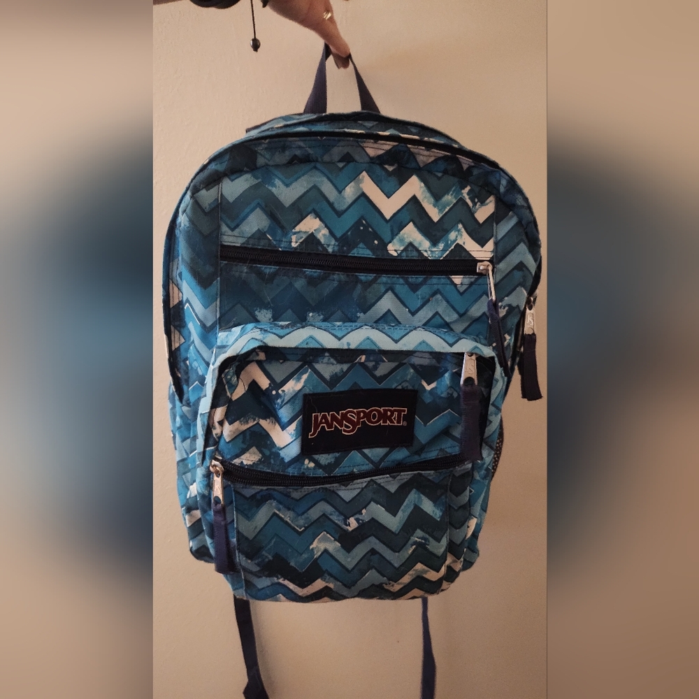 Jansport Blue and White Chevron Backpack LARGE Lap Top Sleeve PERFECT CONDITION!